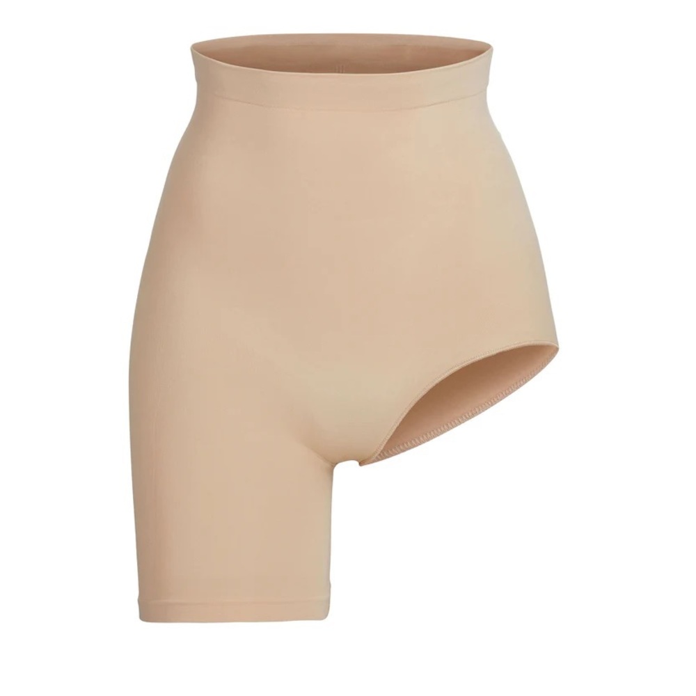 NWOT SKIMS SEAMLESS SCULPT SOLUTION SHORT LEFT LEG EXPOSED | CLAY XXS SPANX